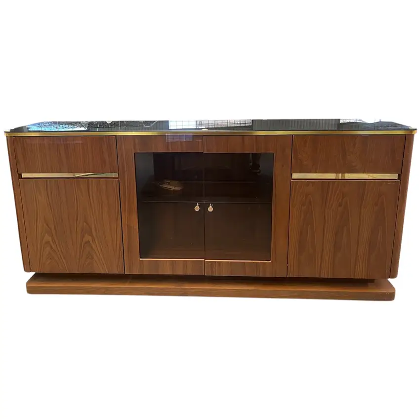 Aparador em madeira maciça