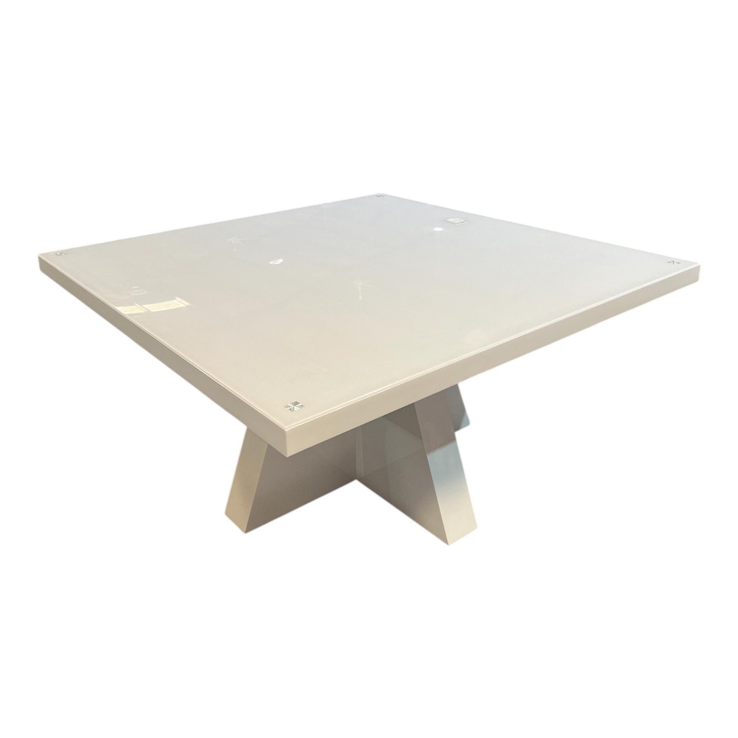 Mesa de jantar quadrada com tampo branco