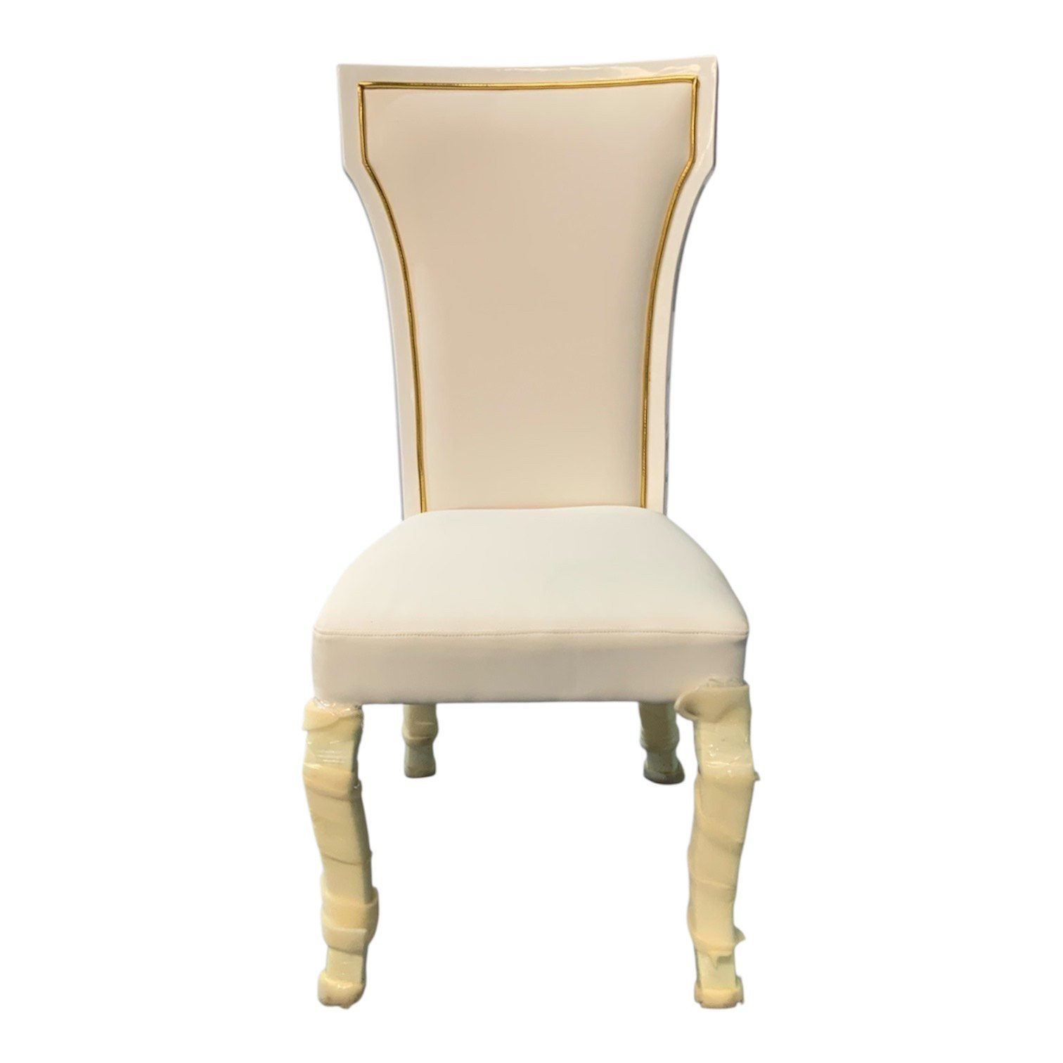 Cadeira Luxo Imperial Ivory com Detalhes Dourados